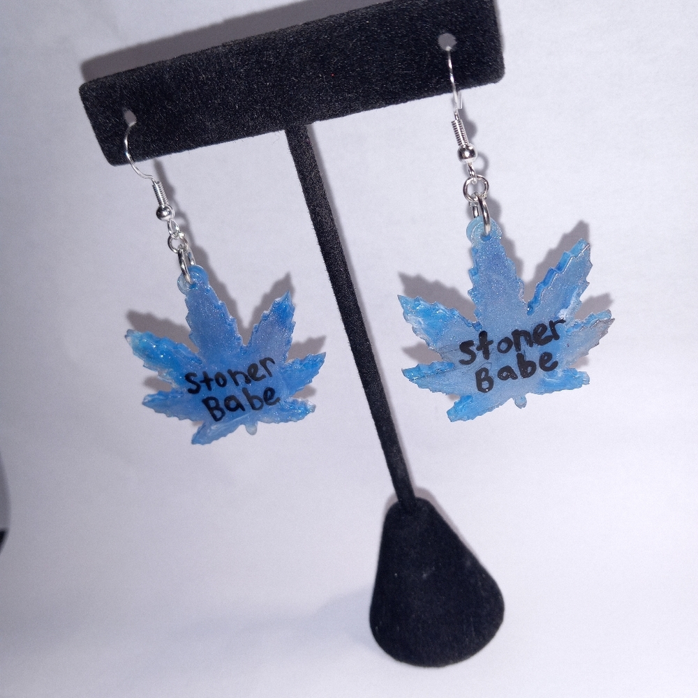 Stoner babe leaf earrings